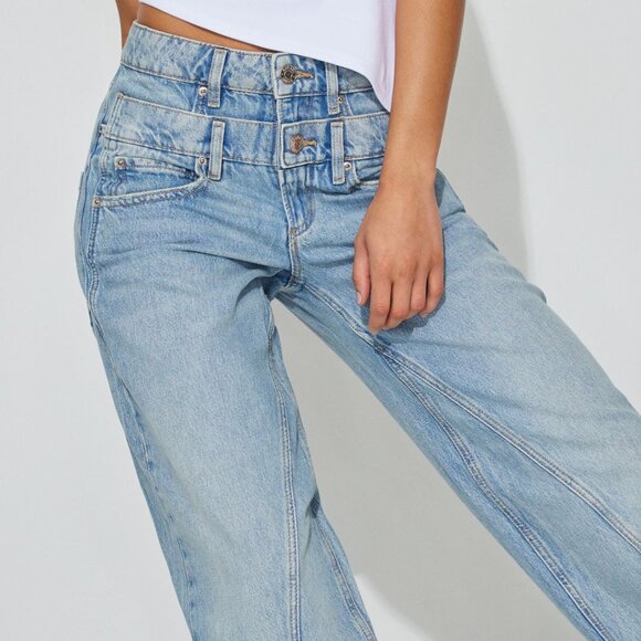 Wide Leg, Baggy Light Wash Jean : Double Belt Waist, Statement Denim. SIZE 1 - Picture 5 of 8